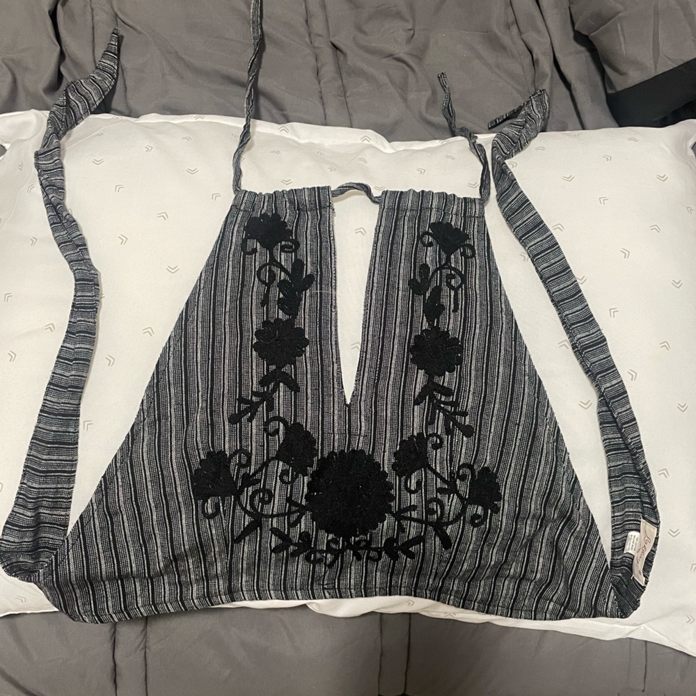 Grey with black flowers tie top